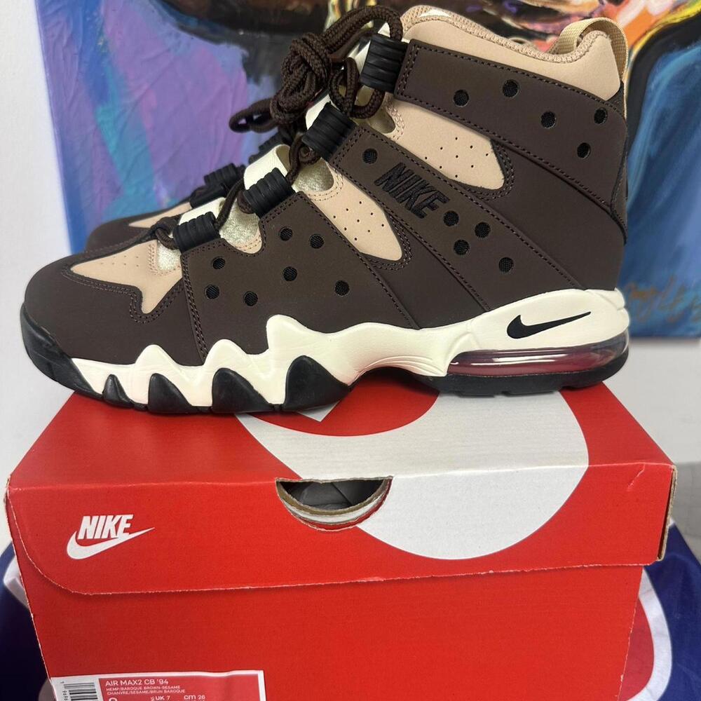 Nike Men's Brown and Multi Trainer